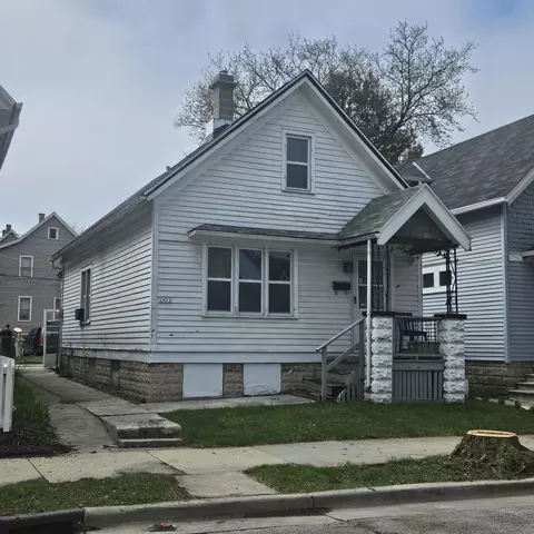 2451 N Bremen, Milwaukee, WI 53212