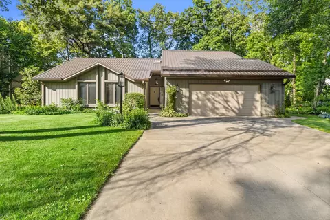 4206 Fox Hls, Janesville, WI 53546