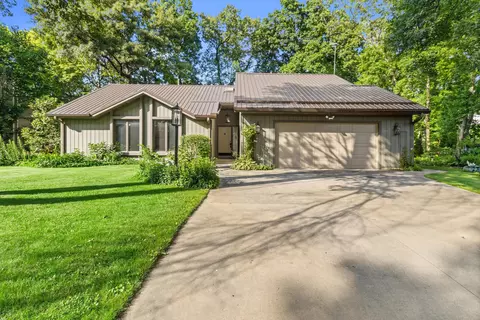 4206 Fox Hls, Janesville, WI 53546