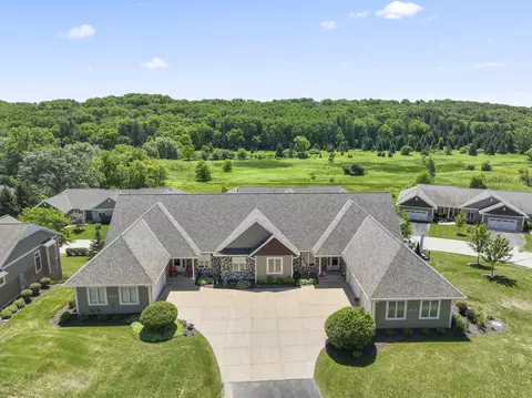 w314n352 Lara #402, Delafield, WI 53018