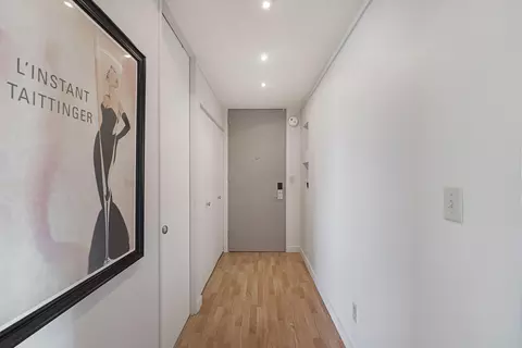 929 N Astor #608, Milwaukee, WI 53202