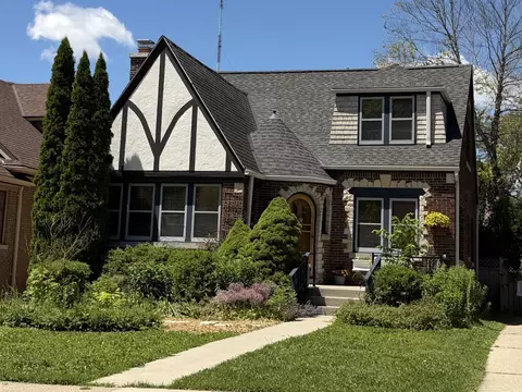 4243 N Larkin, Shorewood, WI 53211