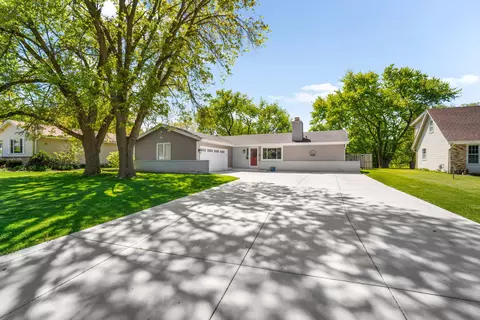 15449 W Mayflower, New Berlin, WI 53151