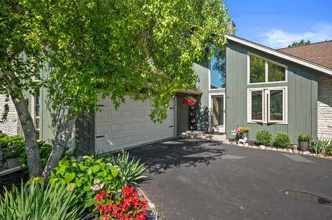 5220 S Skyline, New Berlin, WI 53151