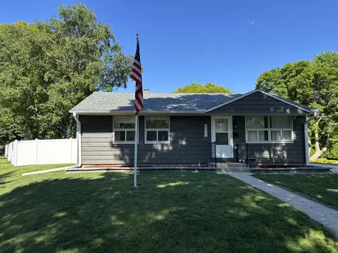 6526 W Burdick, Milwaukee, WI 53219