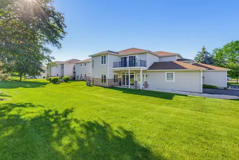 6551 Meadowlands #4 B, Pleasant Prairie, WI 53158