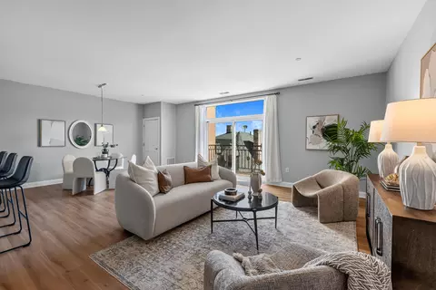 1920 N Farwell #403, Milwaukee, WI 53202