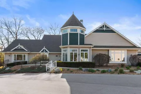 6195 Walnut #66, Cudahy, WI 53110