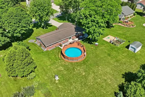 4112 Mueller, Hartford, WI 53027