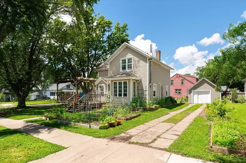404 E Gillette, Viroqua, WI 54665