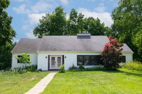 1345 Hickory Hl, Brookfield, WI 53045