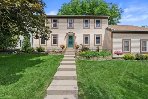 1237 Cavalier, Waukesha, WI 53186