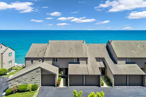 141 S Lakeshore #C6, Racine, WI 53403