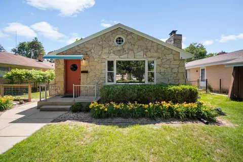 5653 N Milwaukee Riv, Glendale, WI 53209