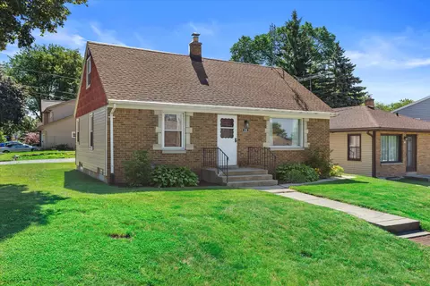 270 N 111th, Wauwatosa, WI 53226