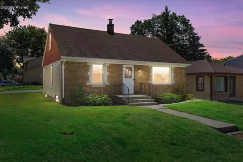 270 N 111th, Wauwatosa, WI 53226