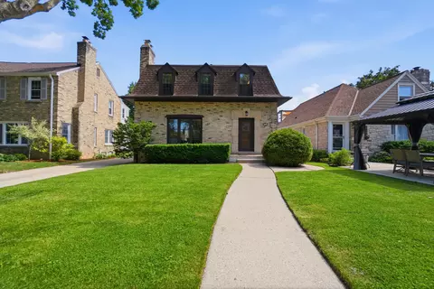 6921 W Hadley, Milwaukee, WI 53210