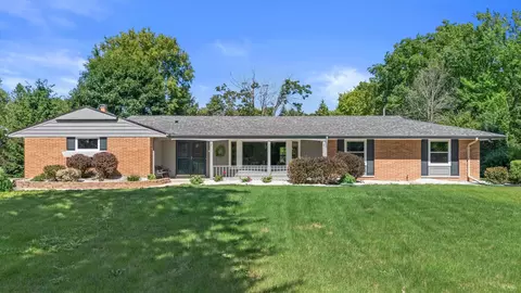 11318 N Glenwood, Mequon, WI 53097