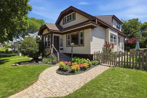 1448 S 90th, West Allis, WI 53214