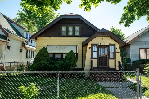 3726 N 19th, Milwaukee, WI 53206