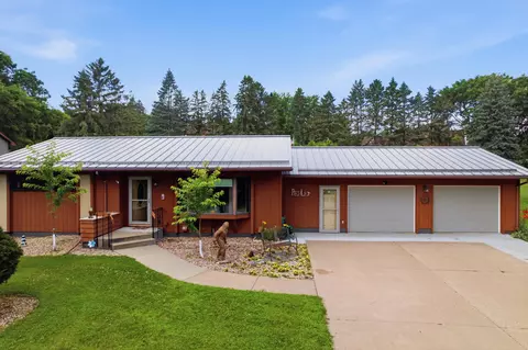 413 Orchard Vw, La Crescent, MN 55947