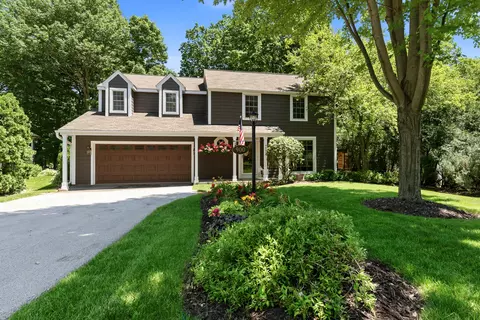 900 Apple Tree, Brookfield, WI 53005