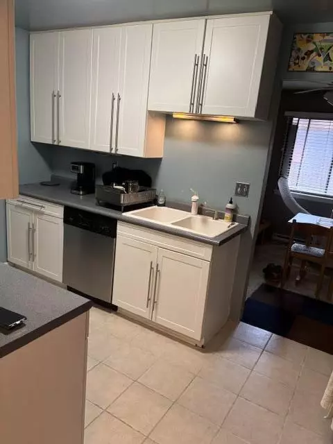 7001 N Green Bay #C, Glendale, WI 53209
