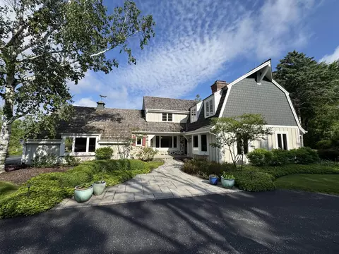 10295 N Range Line, Mequon, WI 53092