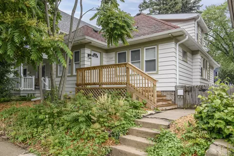 3226 N Newhall, Milwaukee, WI 53211
