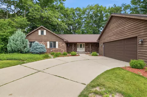 343 E Le Capitaine, Green Bay, WI 54302