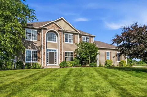 734 Wolf Crk, Grafton, WI 53024