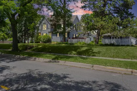 2005 State, La Crosse, WI 54601