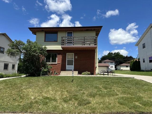 8926 W Tripoli, Milwaukee, WI 53228