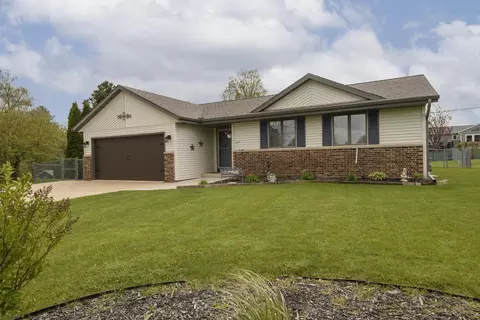 2775 Thomas, East Troy, WI 53120