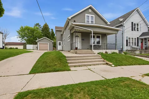 1210 Hamilton, Manitowoc, WI 54220