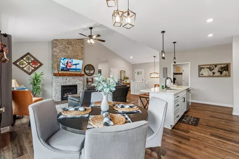 Dining - 387 Drumlin, Ripon, WI 54971 photo 3 of 5