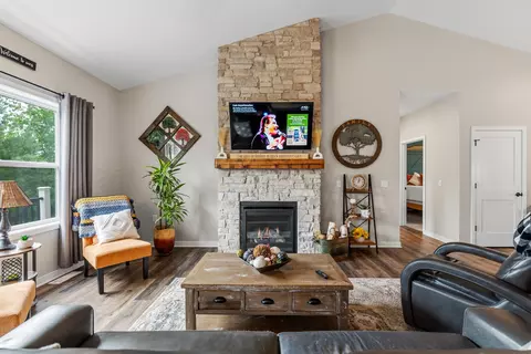 Living - 387 Drumlin, Ripon, WI 54971 photo 2 of 5