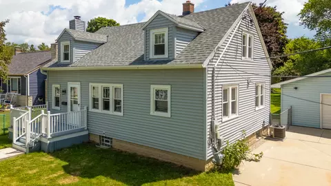 1006 13th, Grafton, WI 53024