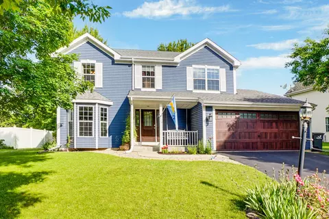 2549 Fox Riv, Waukesha, WI 53189