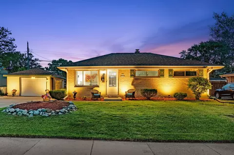 n89w15350 Cleveland, Menomonee Falls, WI 53051