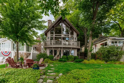4 Dartmouth, Williams Bay, WI 53191