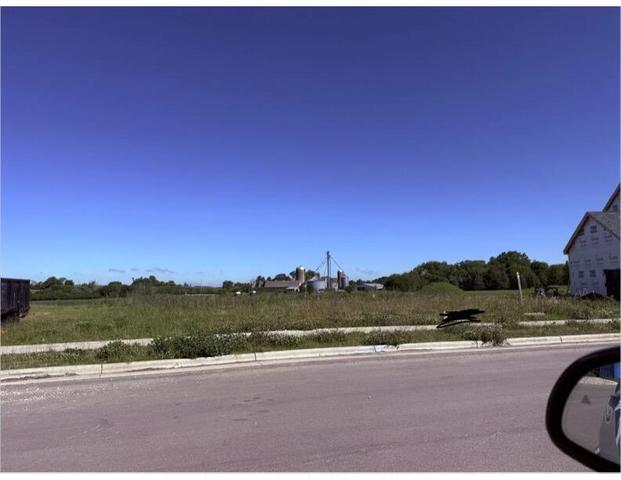 1734 Switchgrass, Oconomowoc, WI 53066