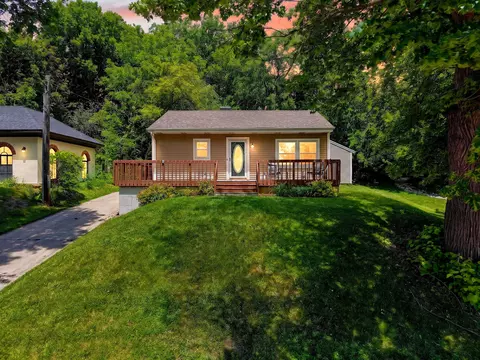 608 W Capitol, Hartland, WI 53029