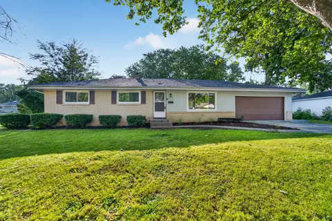 w172n9256 Shady, Menomonee Falls, WI 53051