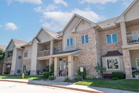 1405 Gabriel #108, Waukesha, WI 53188