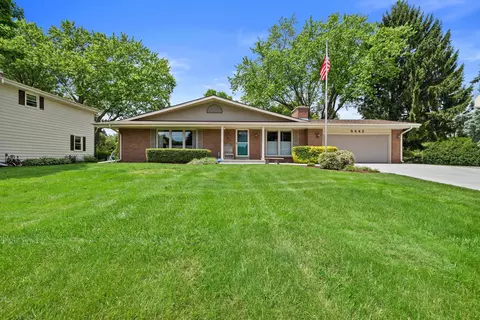 5442 Gallant Fox, Racine, WI 53402