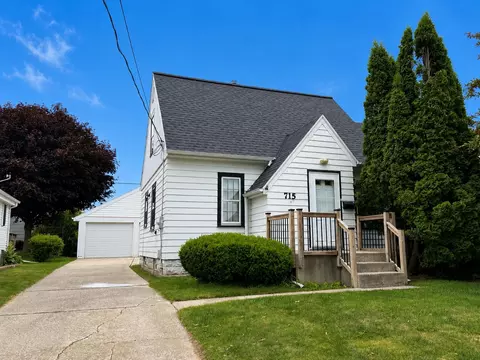 715 S 27th, Manitowoc, WI 54220