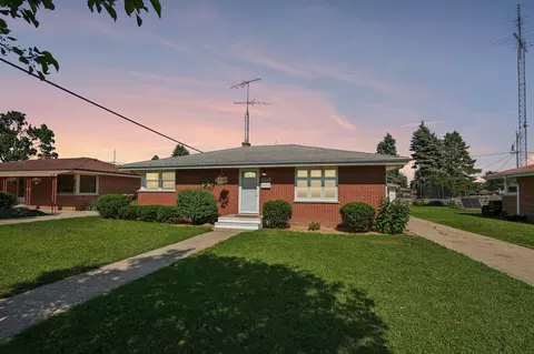 8045 17th, Kenosha, WI 53143