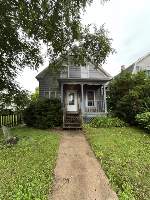 1419 Flett, Racine, WI 53405