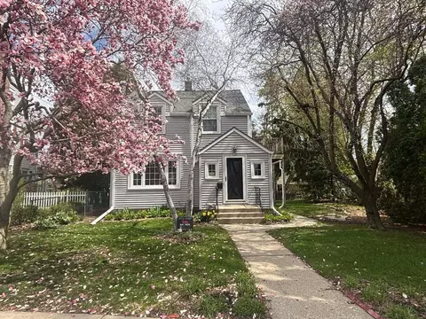 358 E Gauer, Milwaukee, WI 53207
